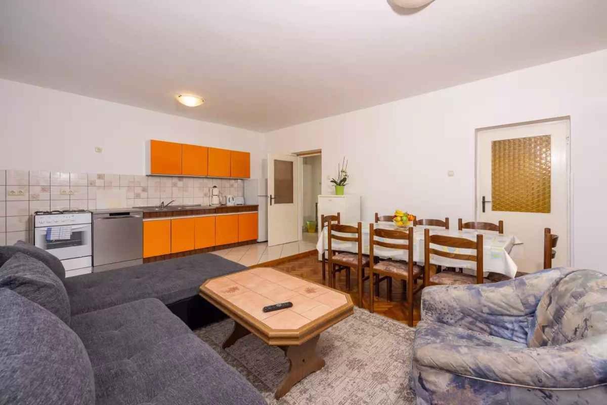 Four-Bedroom Apartment In Crikvenica II Exterior foto