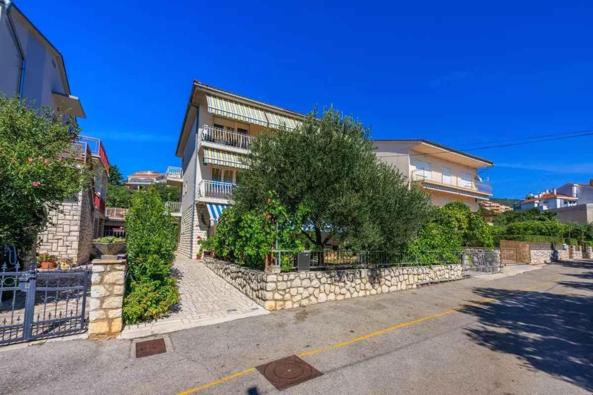 Four-Bedroom Apartment In Crikvenica II Exterior foto